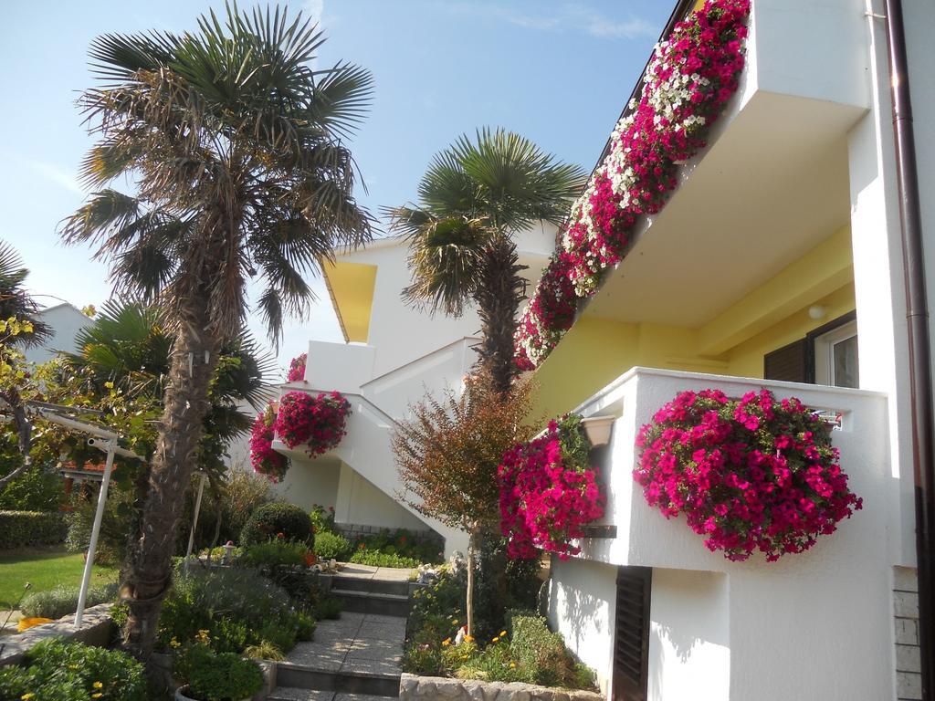 Apartments Mihalic Baska  Exterior photo